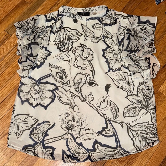 T Tahari Tops - Floral Ruffle Sleeve Top